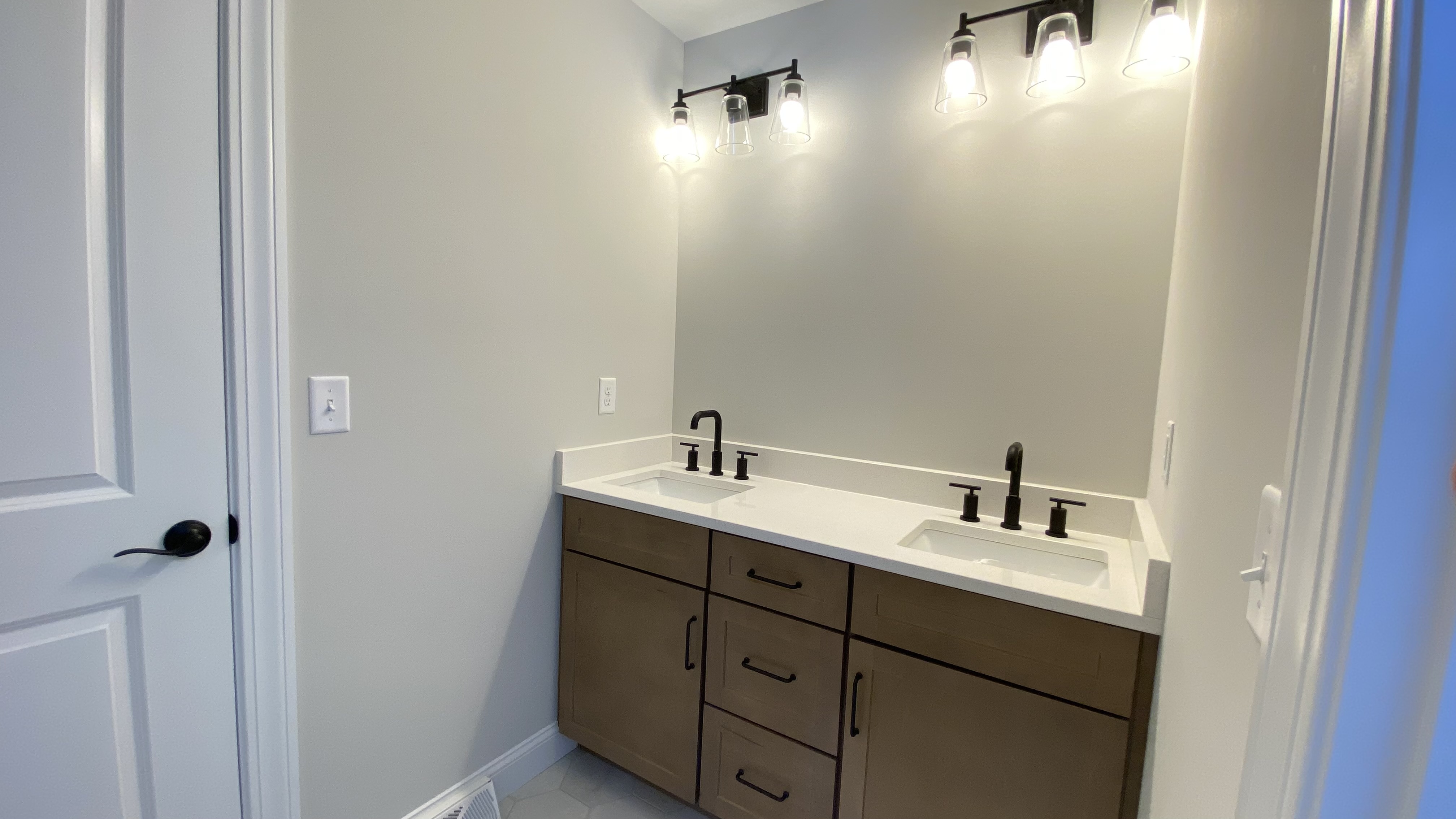 2027-Philomena-Drive-Second-Floor-Jack-Jill-Bath-2 2027-Philomena-Drive-Second-Floor-Jack-Jill-Bath-2
